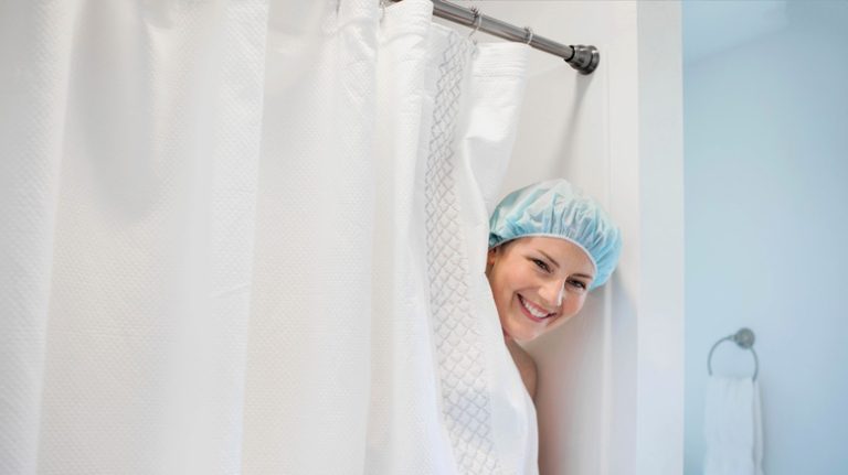 Exploring the Benefits of PEVA Over PVC for Plastic Shower Curtains